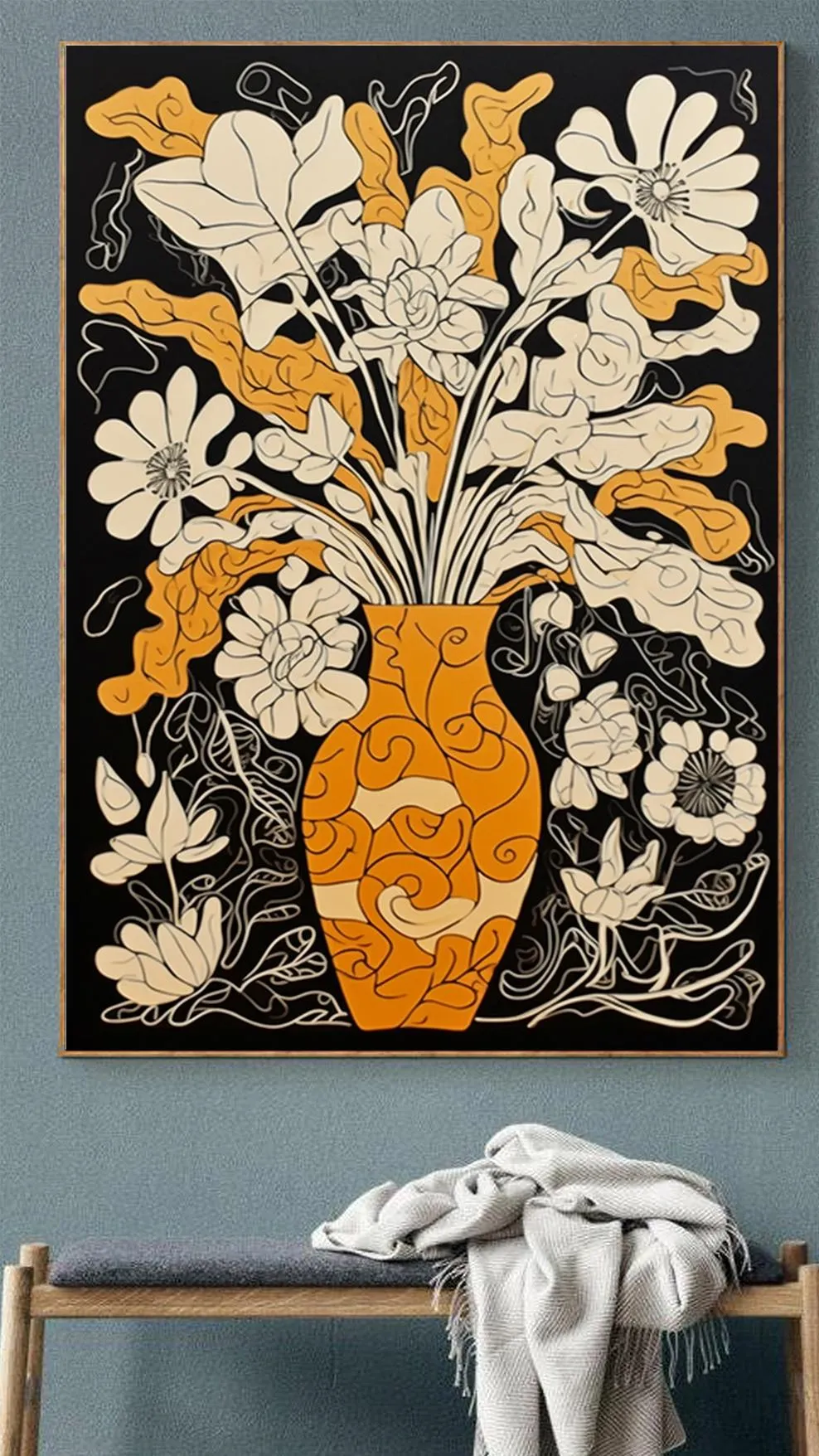 Turuncu Vazoda Stilize Çiçekler