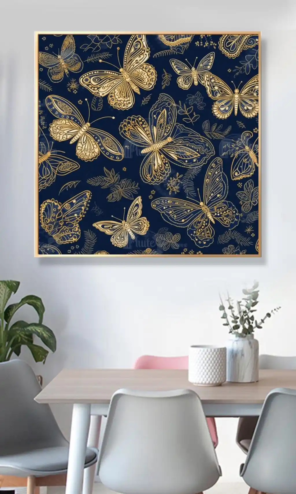 Gece Lacivertinde Altın Kelebekler